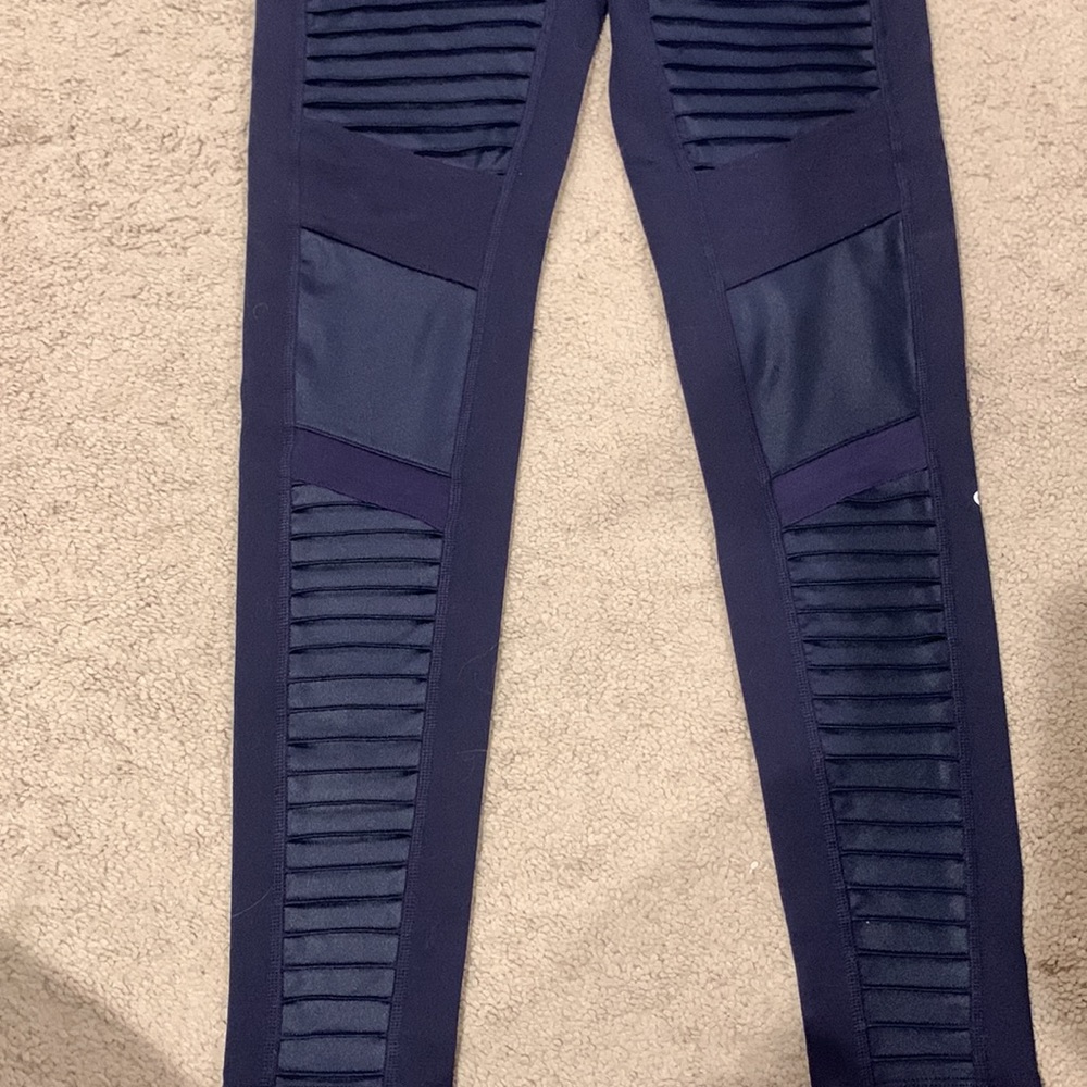Alo high waisted moto legging *new without tag* - Picture 2 of 5